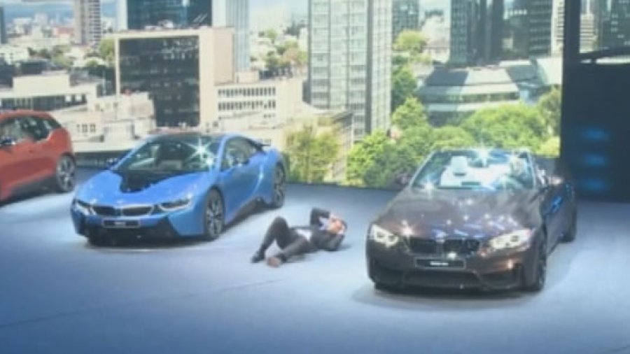 Le patron de BMW s'effondre en pleine présentation au salon de Francfort