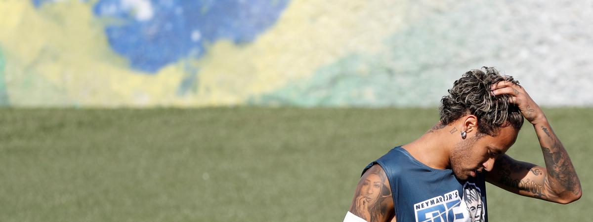 Neymar au PSG :  "transfert le plus cher de l'histoire"