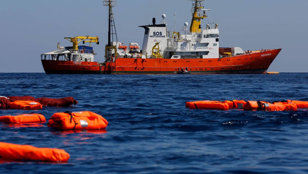 Migrants: MSF et SOS Méditerranée doivent "mettre un terme" aux activités de l'Aquarius