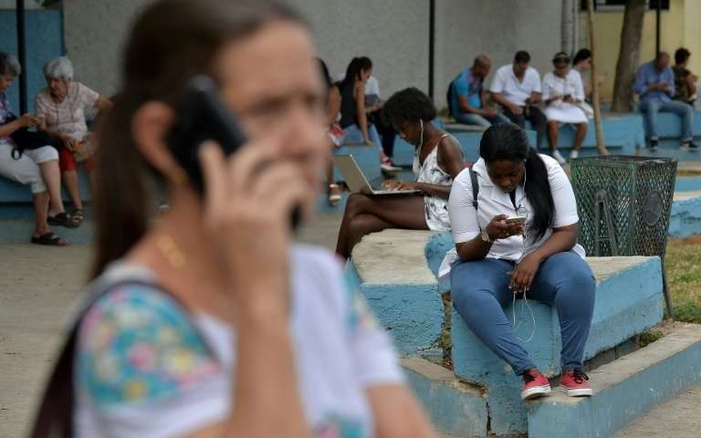 Coup d'envoi de l'internet mobile à Cuba, mais à des prix élevés