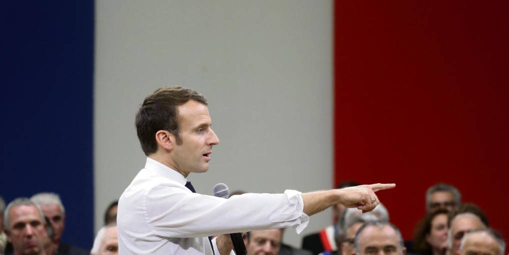 Emmanuel Macron recadre le débat sur la fiscalité carbone