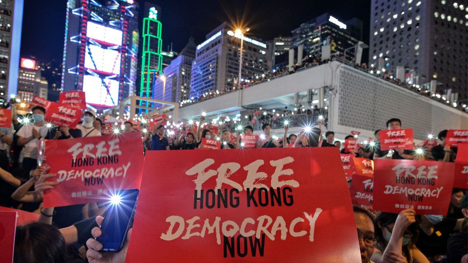 Hong Kong, passerelle entre Pékin et le monde, malgré l'essor économique chinois