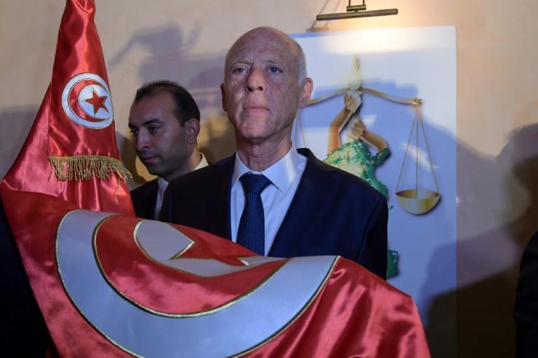 Présidentielle en Tunisie: raz de marée annoncé pour le juriste Kais Saied