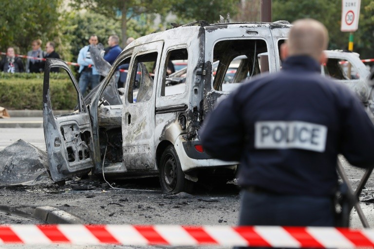 Policiers brûlés à Viry-Châtillon: 13 jeunes jugés à partir de ce mardi