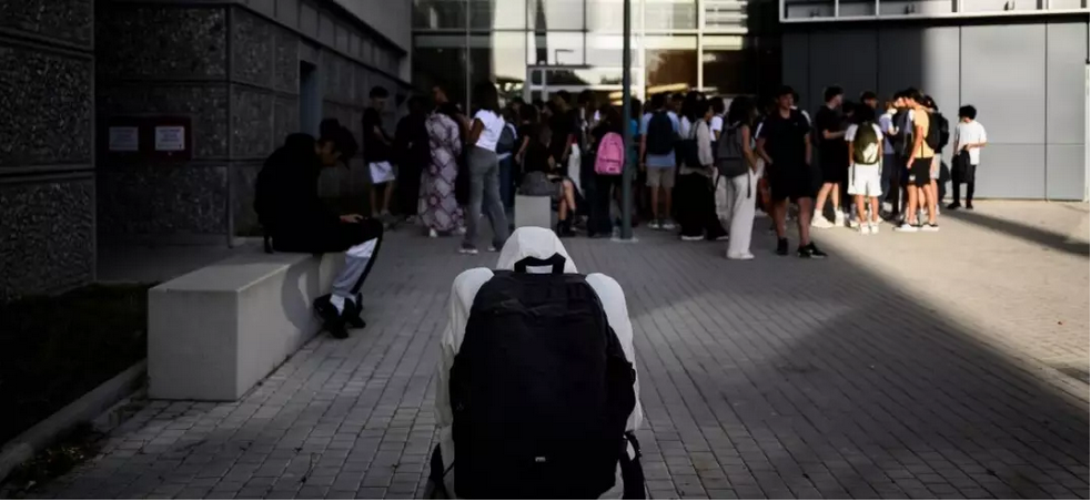 Brigades dédiées, confiscation du portable, cours d'empathie... Que contient le plan de lutte contre le harcèlement scolaire du gouvernement ?