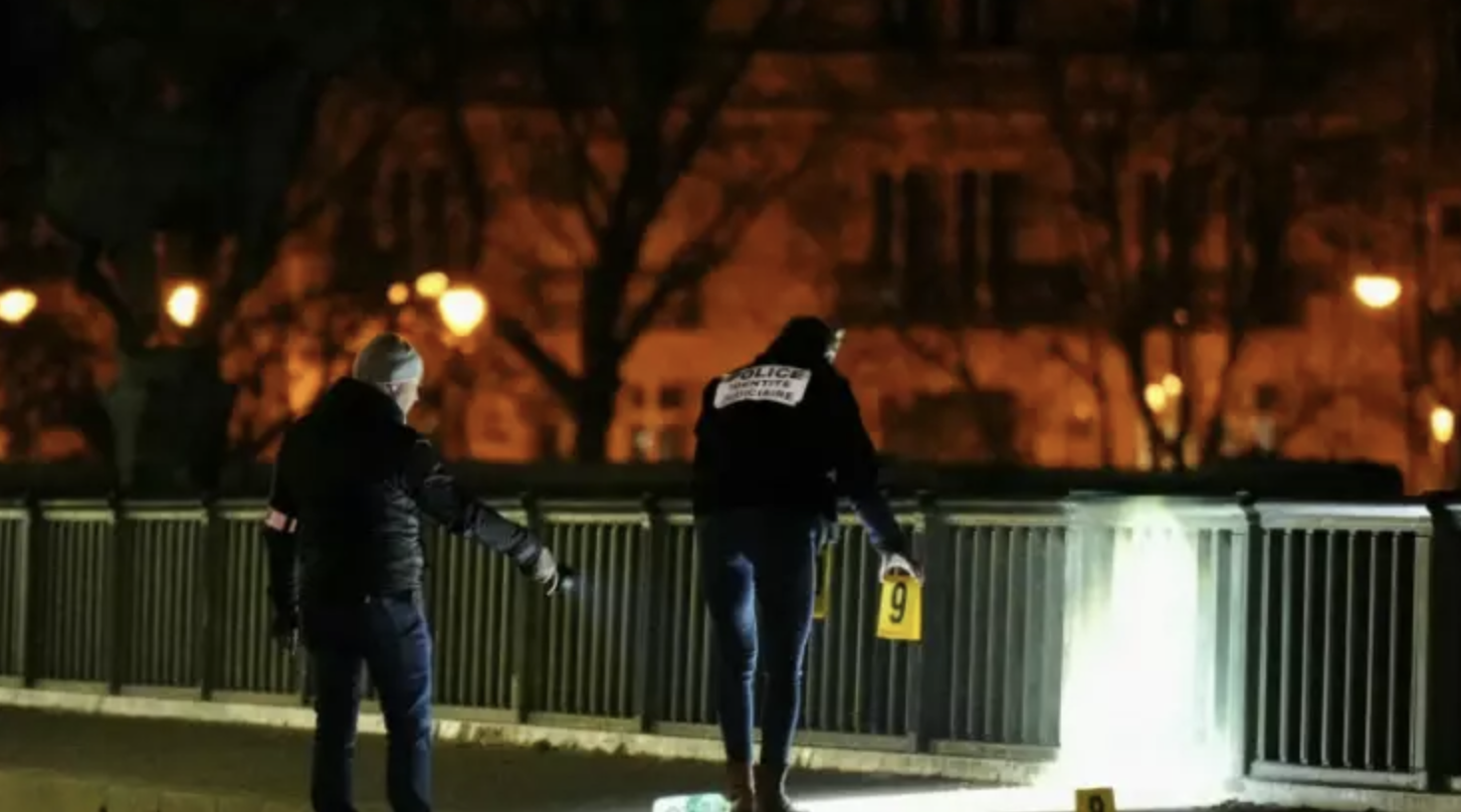 Attentat près de la tour Eiffel: l'assaillant présenté à un juge antiterroriste
