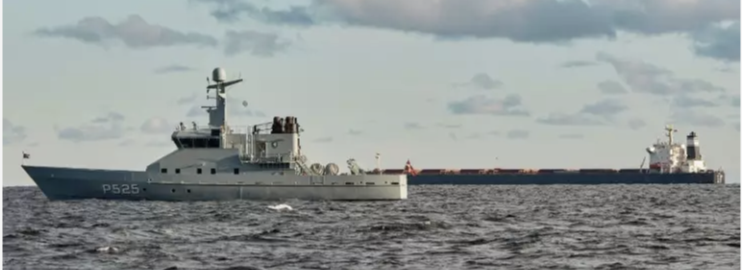 Un bateau chinois placé sous surveillance danoise après la rupture de câbles en mer Baltique