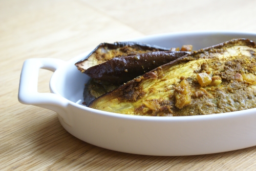 AUBERGINES AU FOUR, AU CURRY ET AU MIEL